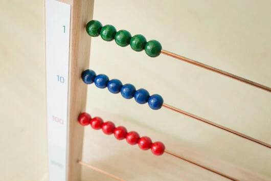 Kleiner Montessori Rechenrahmen